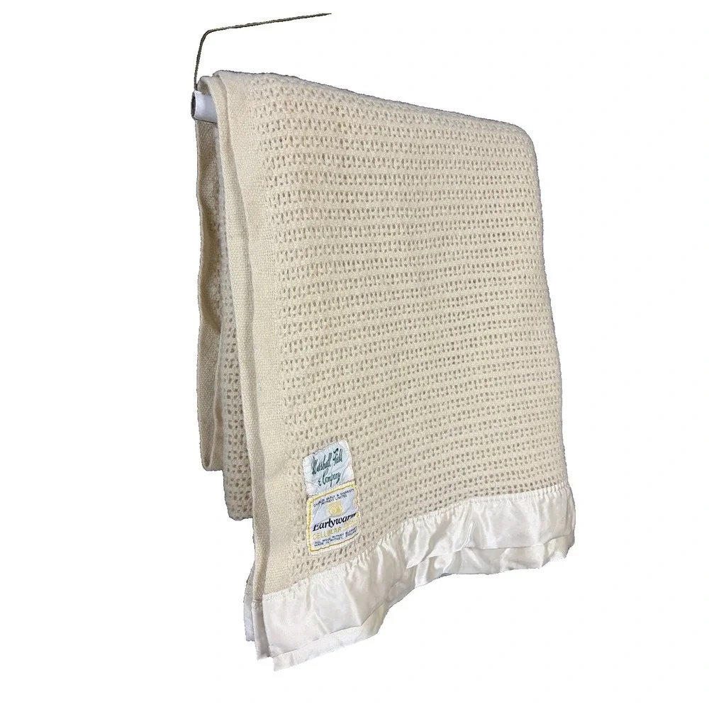Marshall Field & Co Wool Blanket 82x68 Ivory Earlywarm Cellular Satin‎ Trim Vtg